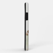 Ein sitzender Affe, der ein Insekt beobachtet Case-Mate iPhone Hülle (Hinten/Rechts)