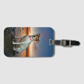 Ein sitzender Strand Jack-Russells Strand-| Gepäckanhänger (Vorderseite (Horizontal))