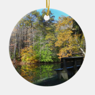 Ein Sitzplatz mit Herbstblick in Pennsylvania Keramik Ornament