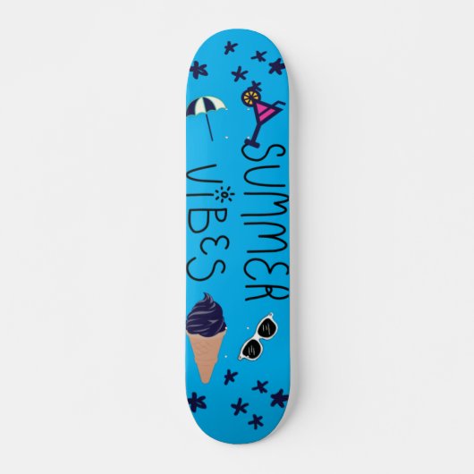 Ein Skateboard mit einem lebendigen Design. (Vorne)