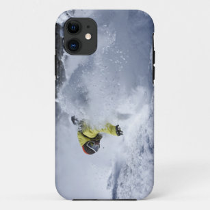 Ein Snowboarder zerreißt untracked Pulverdrehungen Case-Mate iPhone Hülle