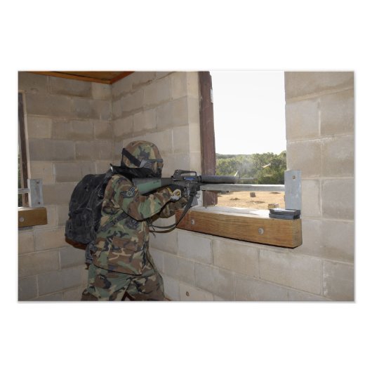 Ein Soldat agiert als Oppositionstruppe Fotodruck (Vorne)