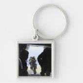 Ein Soldat führt einen Sprung mit statischer Linie Schlüsselanhänger (Vorne)