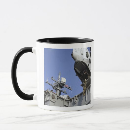 Ein Soldat mit schnellen Seilen Tasse (Links)