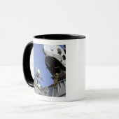 Ein Soldat mit schnellen Seilen Tasse (Vorderseite Links)