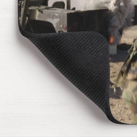 Ein Soldat reagiert auf eine kontrollierte Expo Mousepad (Ecke)