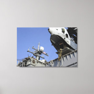 Ein Soldat Schnellseile Leinwanddruck