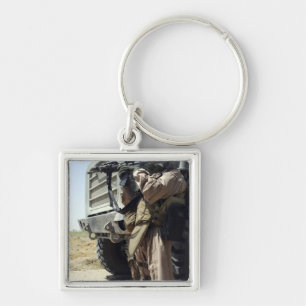 Ein Soldat stellt Sicherheit für Marinesoldaten Schlüsselanhänger