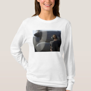 Ein Soldat überwacht die Leistung T-Shirt