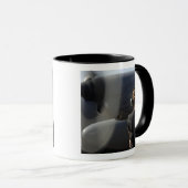 Ein Soldat überwacht die Performance Tasse (VorderseiteRechts)