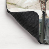 Ein Soldat weist einen irakischen Soldaten an Mousepad (Ecke)