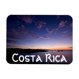 Ein Sonnenuntergang über dem Ozean in Costa Rica Magnet