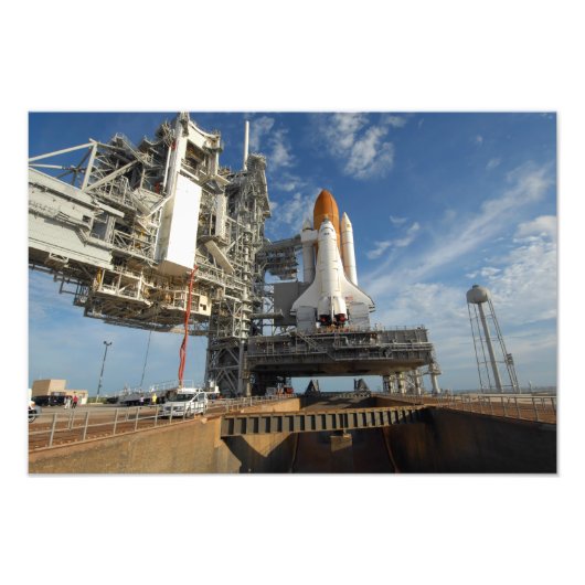 Ein Space Shuttle Atlantis auf dem Launch Pad 39A Fotodruck (Vorne)