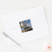 Ein Space Shuttle Atlantis auf dem Launch Pad 39A Quadratischer Aufkleber (Umschlag)