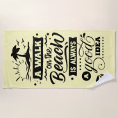 Ein Spaziergang am Strand ist immer eine gute Idee Strandtuch (Vorderseite)