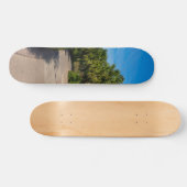 Ein Spaziergang durch das Resort Skateboard (Horizontal)