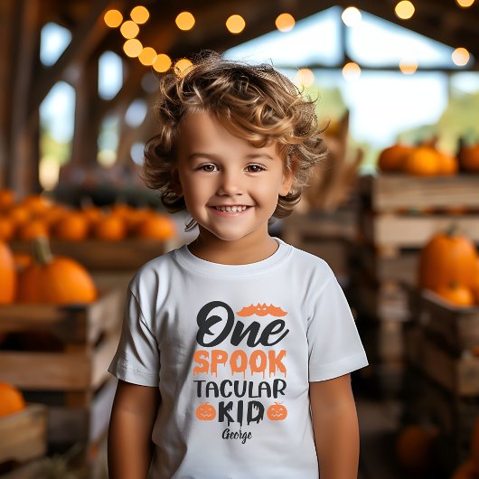 Ein SPOOKTACULAR Kind personalisierte Sportsaison T-Shirt