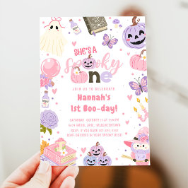 Ein Spooky Babe Niedlich Halloween Ghost 1. Geburt Einladung