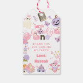 Ein Spooky Babe Niedlich Halloween Ghost 1. Geburt Geschenkanhänger (Rückseite)