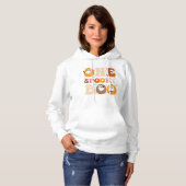 Ein Spooky Boo Groovy Halloween Cat Ghost Hoodie (Vorne ganz)
