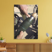 Ein Staffelführer weist auf eine Verzögerung hin Leinwanddruck (Insitu (Wohnzimmer))