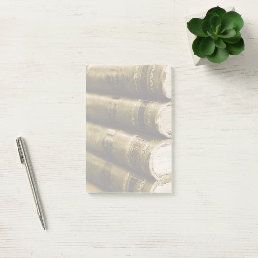 Ein Stapel alter Bücher Post-it Klebezettel (Büro)