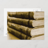 Ein Stapel alter Bücher Postkarte (Vorne/Hinten)