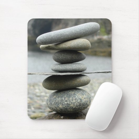 Ein Stapel der Felsen-Mausunterlage Mousepad (Mit Mouse)