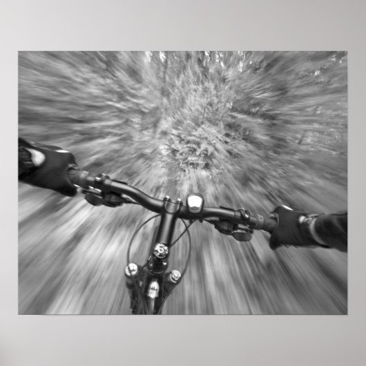 Ein Stärkenteil von Singletrack herunter fahren Poster (Vorne)