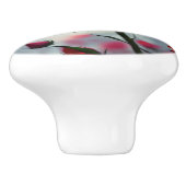 "Ein Stem in Bloom: Die Ruby-Rose" Keramikknauf (Seitenansicht)