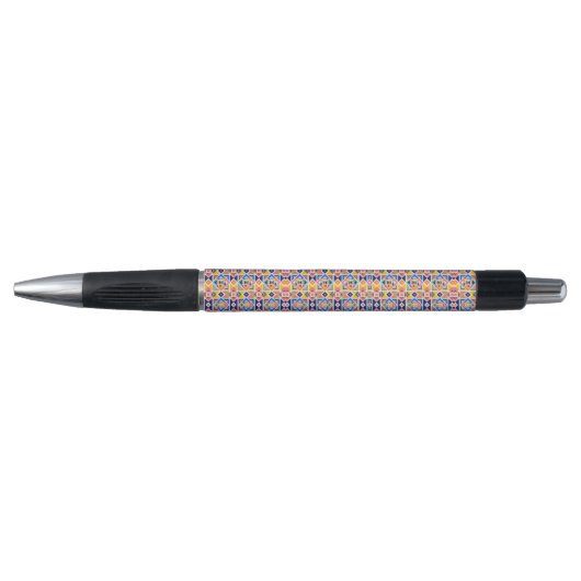 Ein Stift mit einem farbenfrohen geometrischen Mus (Vorderseite)