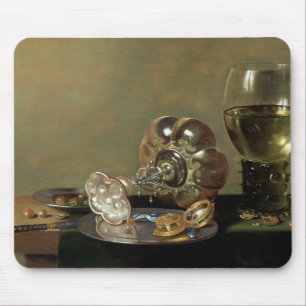 Ein Stillleben mit Glas Wein Mousepad