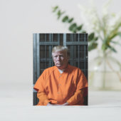 Ein Straftäter im Gefängnis hinter Gittern Postkarte (Stehend Vorderseite)