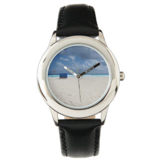 Ein Strandstuhl steht zur Verfügung Armbanduhr