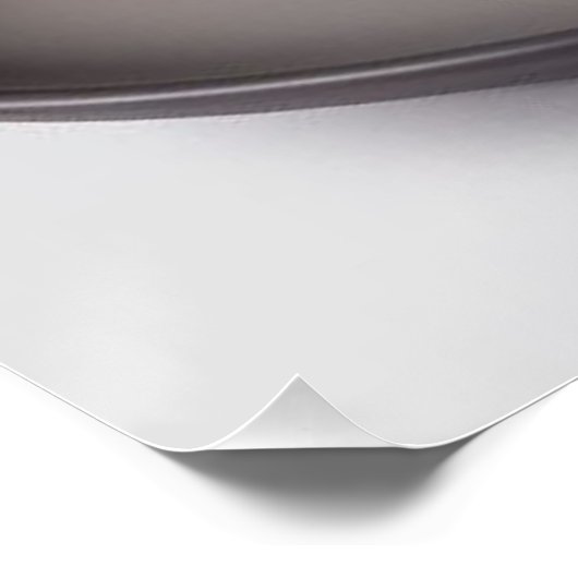 Ein Stück Käsekuchen mit entlegener Creme Poster (Ecke)