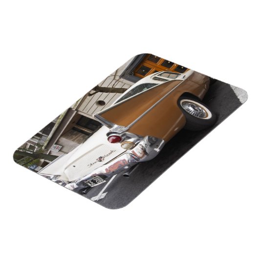 Ein Studebaker Silver Hawk Classic Car geparkt auf Magnet (Linke Seite)