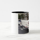 Ein Studebaker Silver Hawk Classic Car geparkt auf Zweifarbige Tasse (Mittel)