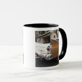 Ein Studebaker Silver Hawk Oldtimer, der auf einer Tasse (VorderseiteRechts)