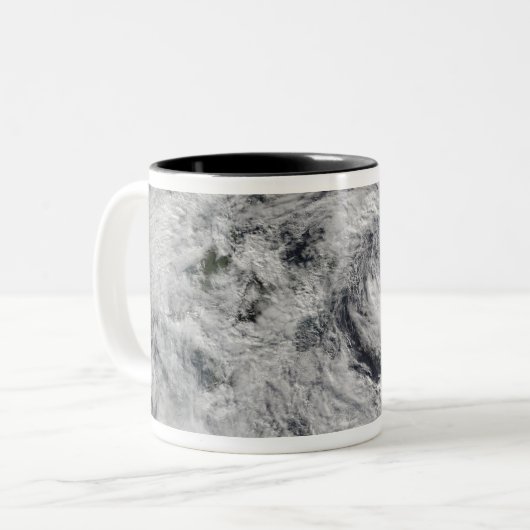 Ein Sturm über Neuseeland Zweifarbige Tasse (Vorderseite Links)