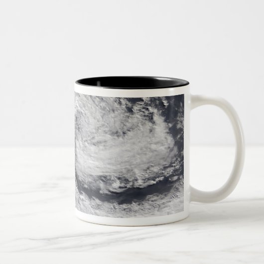 Ein Sturm über Neuseeland Zweifarbige Tasse (Rechts)