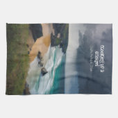 Ein stürmischer, launenhafter Strand, aquamarines Geschirrtuch (Horizontal)