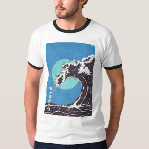 Ein stürmischer Ozean-Sonnenuntergang T-Shirt