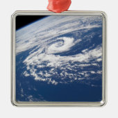 Ein subtropischer Zyklon Ornament Aus Metall (Vorne)