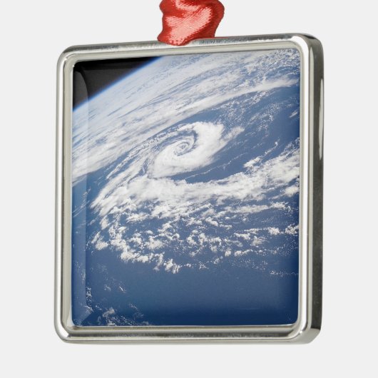 Ein subtropischer Zyklon Ornament Aus Metall (Links)