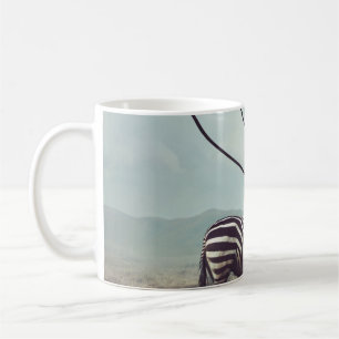 Ein surreales Bild eines Zebras und zwei seiner sc Kaffeetasse