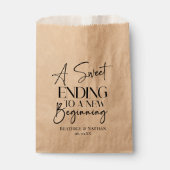Ein Süß, der zu einer neuen Hochzeitsfeier endet Geschenktütchen (Vorderseite)