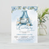 Ein süßer Junge ist auf dem Weg zum Baby-Crib-Blum Einladung (Stehend Vorderseite)