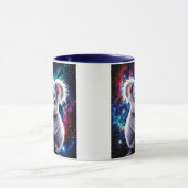 Ein süßer kleiner Koala beobachtet Sie. Tasse (Zentrum)