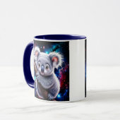 Ein süßer kleiner Koala beobachtet Sie. Tasse (Vorderseite Links)