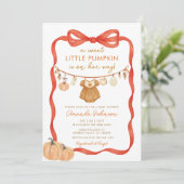 Ein süßer Kürbis ist auf dem Weg Babydusche Einladung (Stehend Vorderseite)